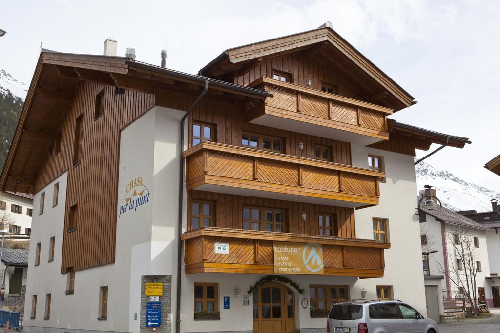 Chasa Per La Punt Apartment Galtuer Exterior photo